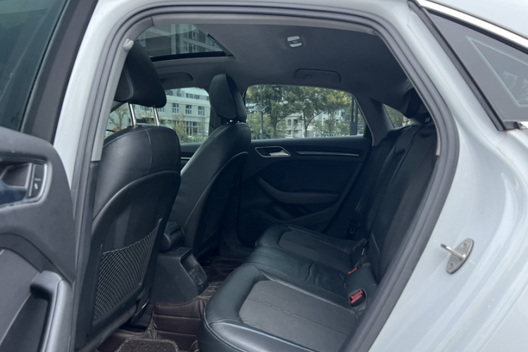 奥迪A3 2019款 Limousine 35 TFSI 时尚型 国VI中控内饰7003