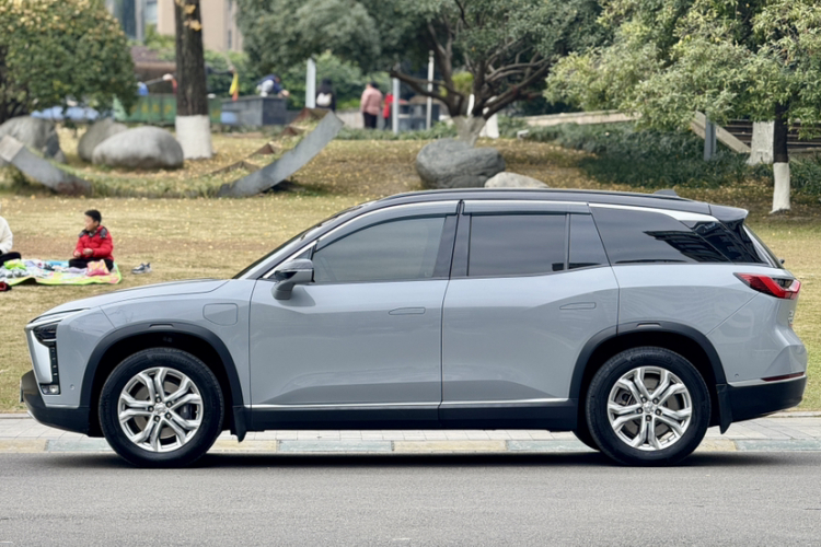 蔚来ES8 2022款 100kWh 六座版车身外观6007