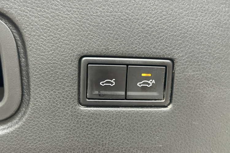 思皓X8 PLUS 2023款 1.5TGDI DCT智享版 7座中控内饰7012