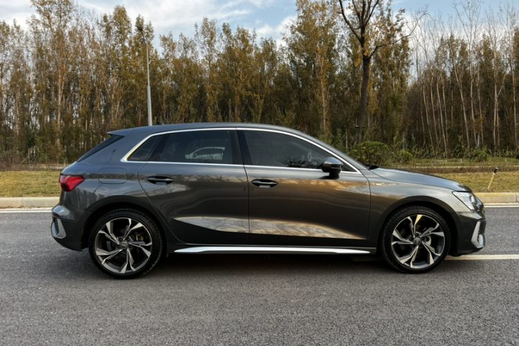 奥迪A3 2021款 Sportback 35 TFSI 豪华运动型车身外观6008