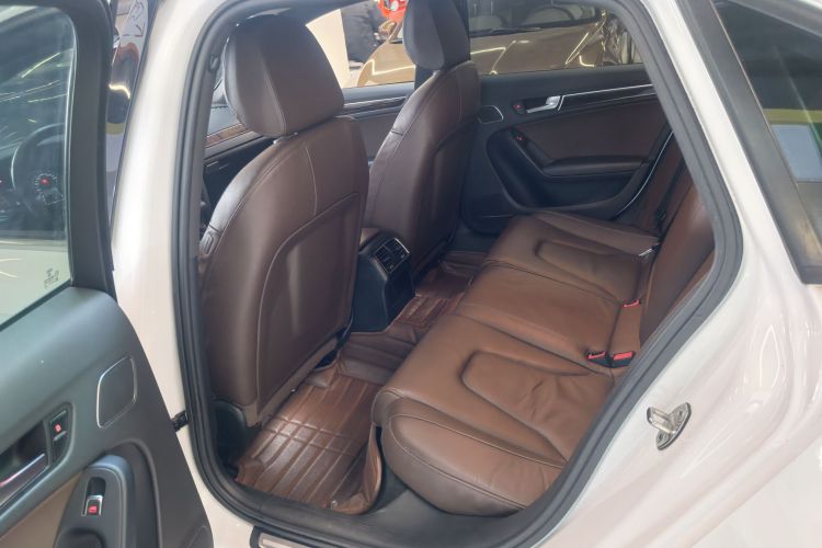 奥迪A4L 2015款 35 TFSI 自动舒适型中控内饰7002