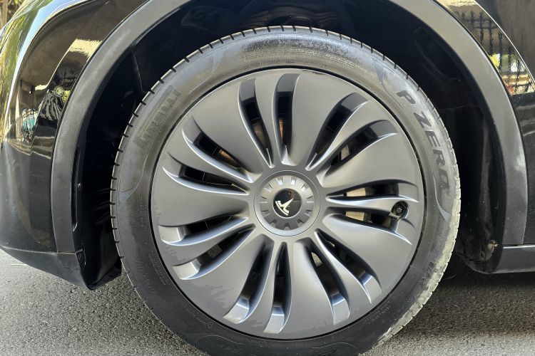 特斯拉 Model Y 2022款 改款 后轮驱动版局部细节9002