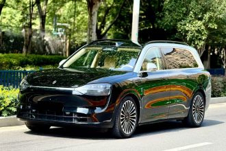 鸿蒙智行 问界M9 2024款 增程 Ultra版 52kWh 5座版