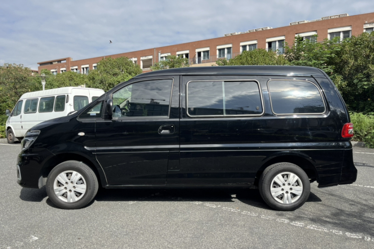 东风风行 菱智 2022款 M5 1.6L 实用型 5座车身外观6005