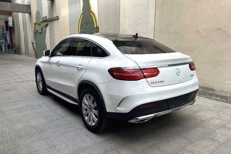 奔驰GLE轿跑 2017款 GLE 320 4MATIC 轿跑SUV车身外观6005