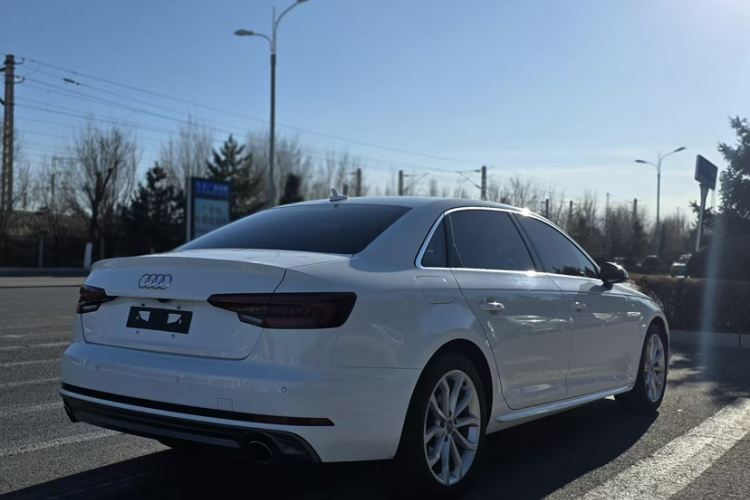 奥迪A4L 2018款 30周年年型 40 TFSI 时尚型车身外观6001