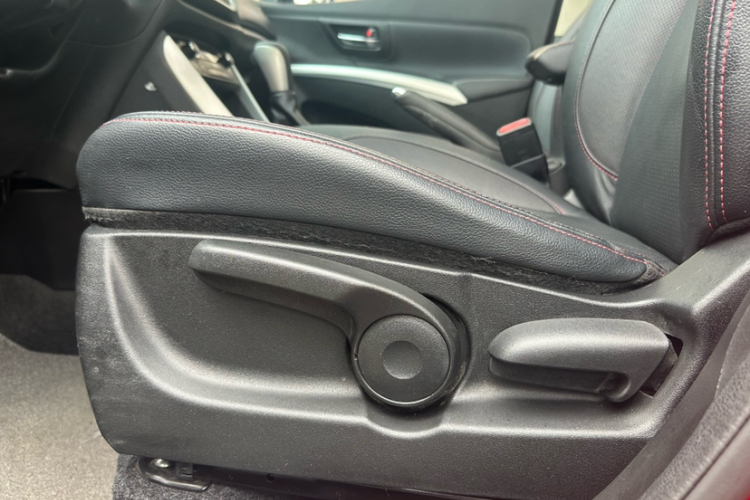 铃木 锋驭 2014款 1.6L CVT两驱精英型中控内饰7005