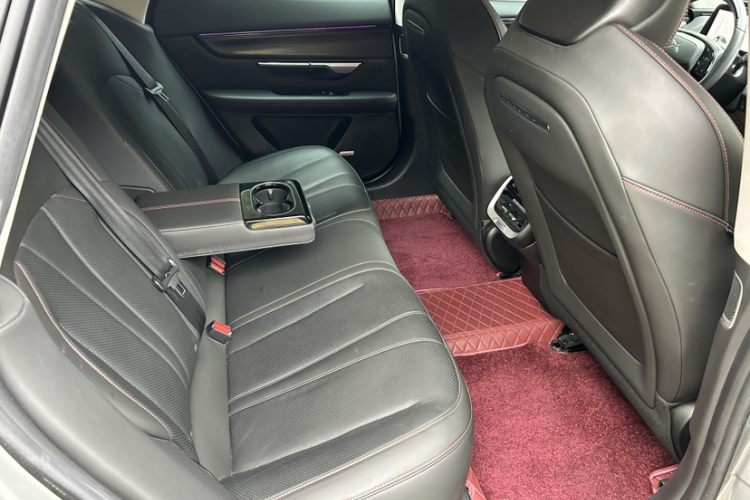 小鹏P7 2022款 625E中控内饰7008