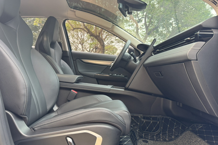 小鹏G3 2020款 520i 智享版中控内饰7004