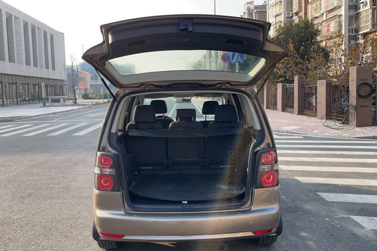 大众 途安 2015款 1.4T 手动风尚版5座局部细节23