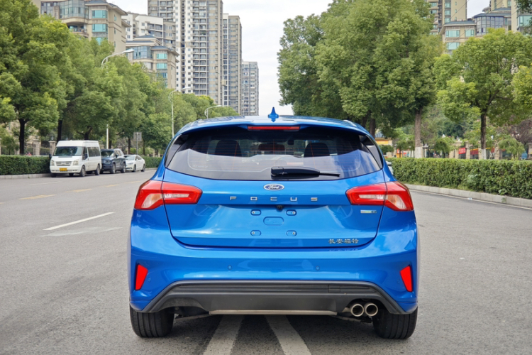 福特 福克斯 2020款 两厢 EcoBoost 180 自动锋潮型车身外观6002