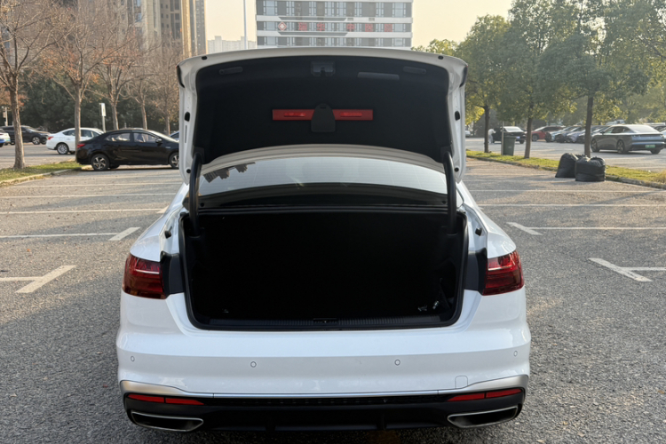 奥迪A4L 2022款 40 TFSI 时尚动感型车身外观6002