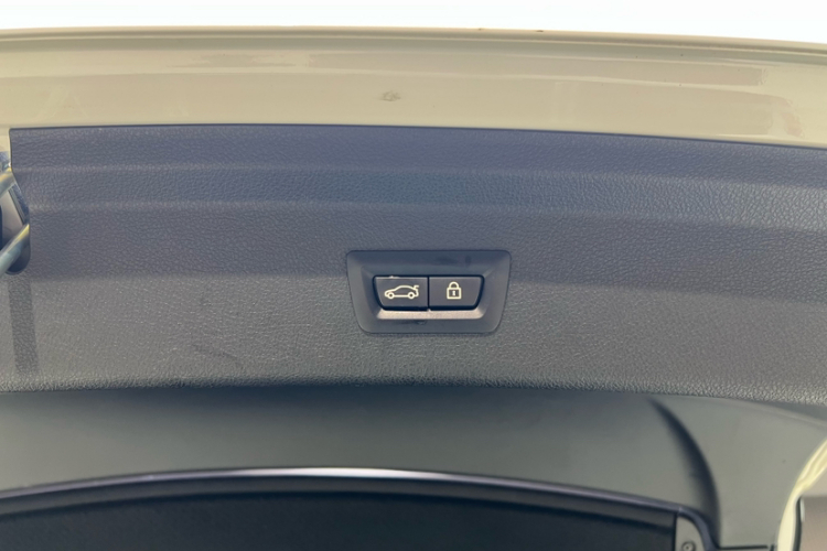 宝马3系GT 2019款 320i M运动套装中控内饰7001