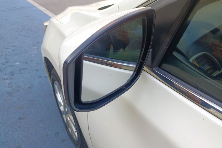 日产 轩逸 2024款 经典 1.6XL CVT豪华版车身外观6012