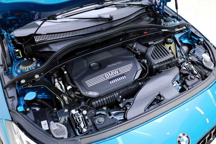 宝马2系(进口) 2021款 225i 四门轿跑车 M运动曜夜套装局部细节24