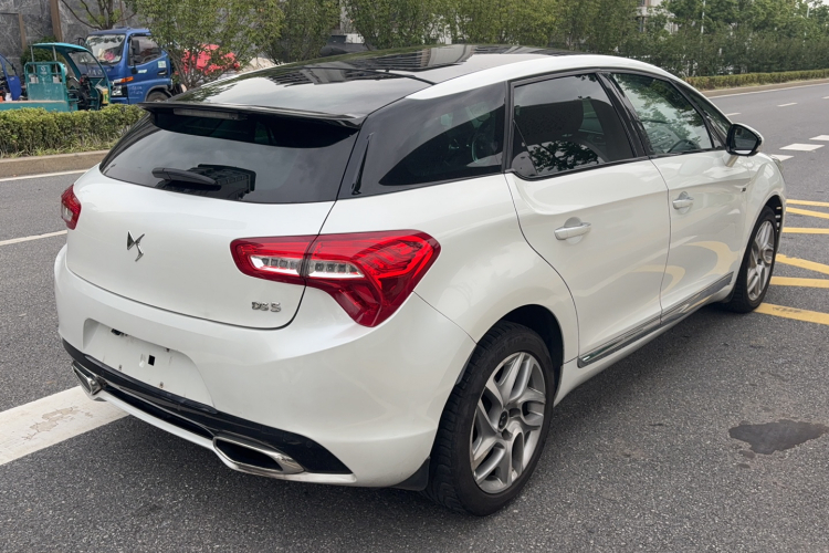 DS 5 2013款 1.6T 雅致版THP160车身外观6004