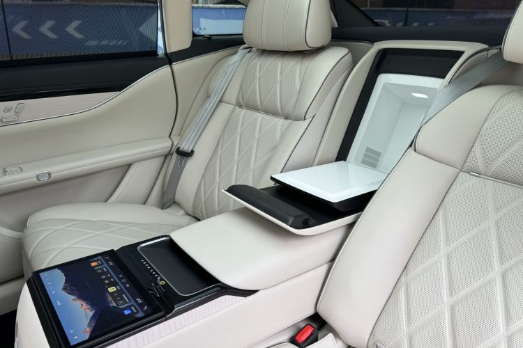 鸿蒙智行 享界S9 2024款 纯电 Ultra 四驱旗舰版中控内饰7010