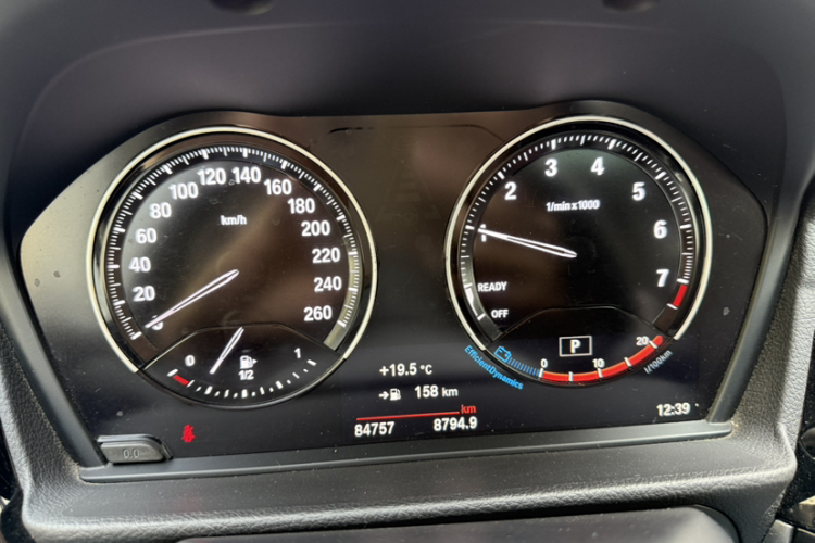 宝马1系 2021款 改款 120i M运动曜夜版中控内饰15