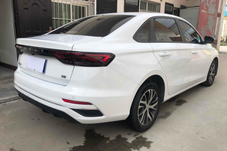 吉利汽车 帝豪 2023款 第4代冠军版 1.5L CVT豪华型车身外观6004