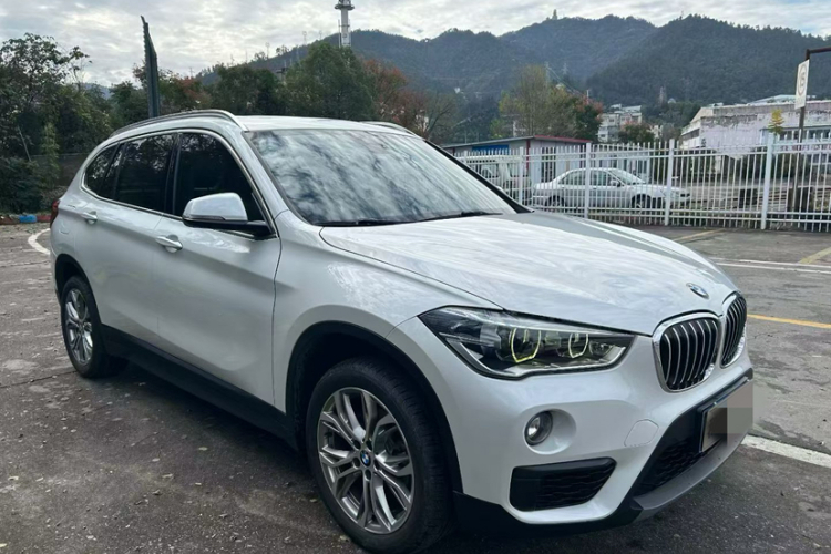 宝马X1 2018款 sDrive20Li 领先型车身外观6005