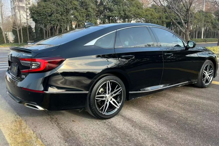 本田 雅阁 2022款 260TURBO 幻夜·尊贵版车身外观6005