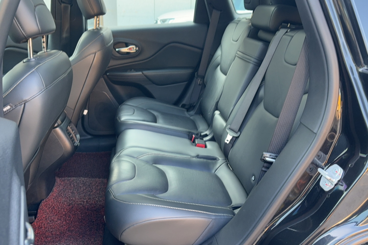 Jeep 自由光 2017款 2.0L 优越版中控内饰7002