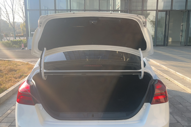 吉利汽车 帝豪 2018款 1.5L CVT尊贵型局部细节23