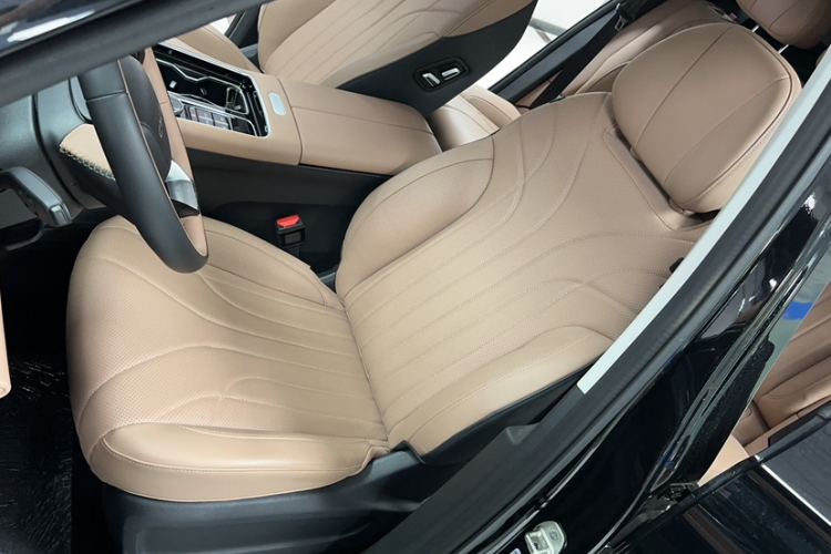 奇瑞 瑞虎8 L 2024款 2.0T 两驱豪华版 5座局部细节19