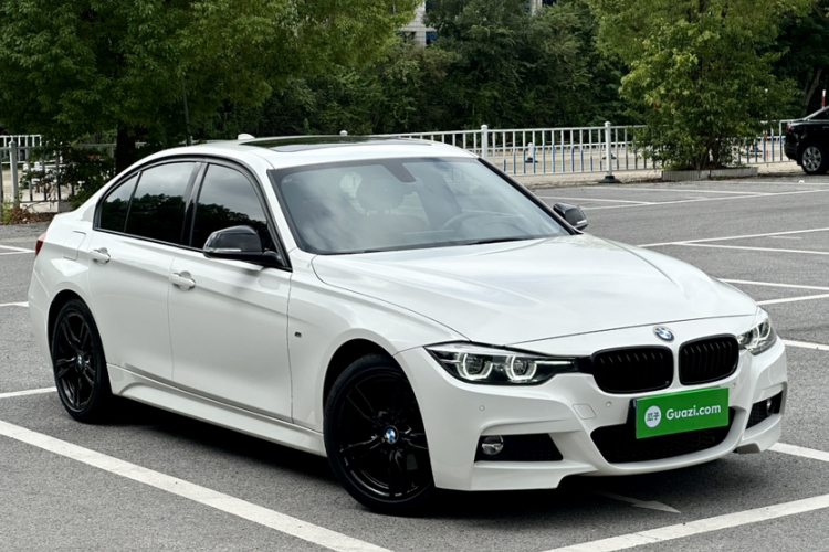 宝马3系 2019款 320i M运动曜夜版车身外观6004