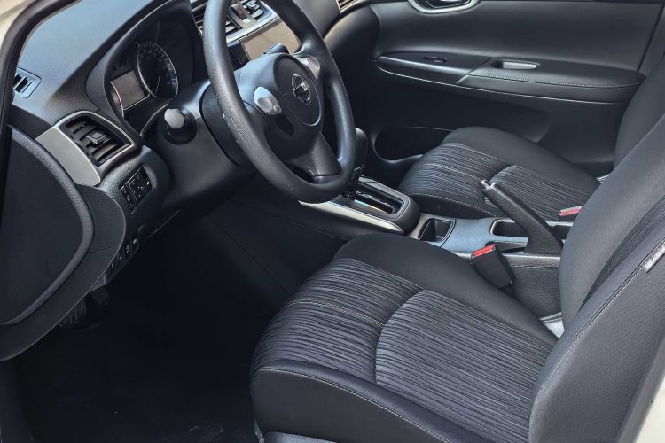 日产 轩逸 2022款 经典 1.6XE CVT舒适版中控内饰7005