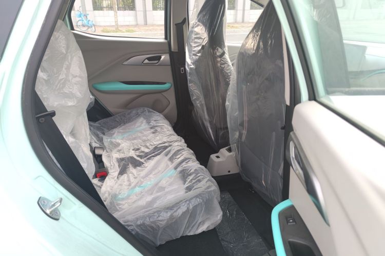 江铃集团新能源 易至EV3 2025款 Plus 330KM舒适型中控内饰7004