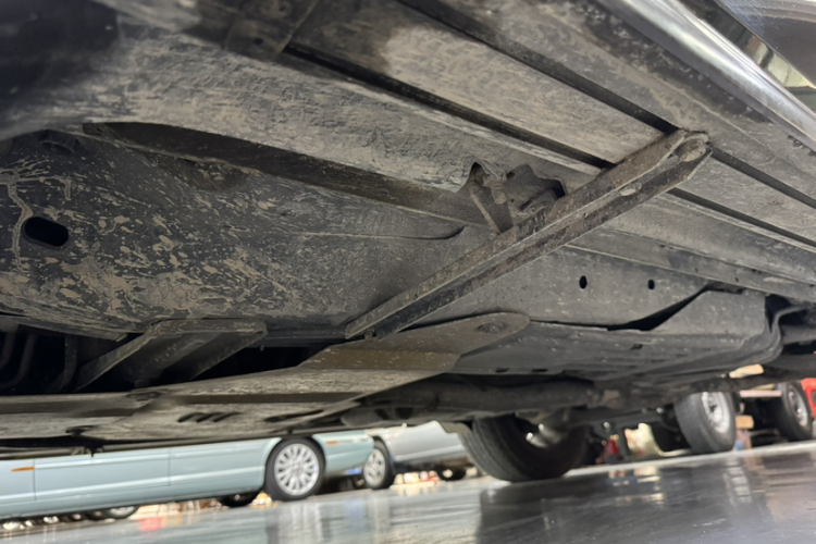 Jeep 大切诺基(进口) 2014款 3.0TD 柴油 舒享导航版局部细节9008