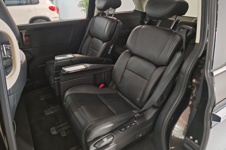 本田 艾力绅 2016款 2.4L 豪华版中控内饰7011