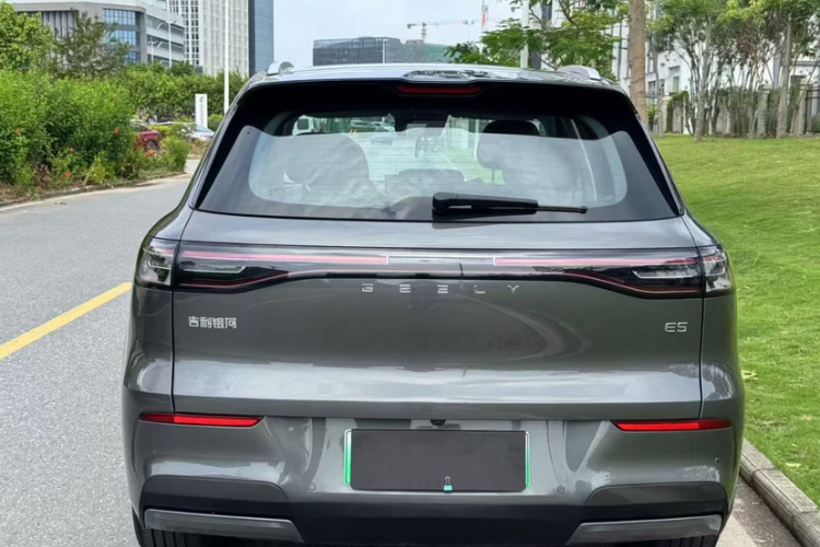 吉利银河 银河E5 2024款 530km 星舰版车身外观6003