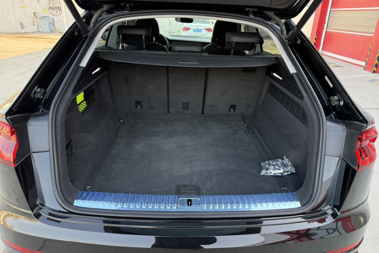 奥迪Q8 2022款 55 TFSI 豪华动感型局部细节23