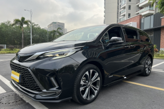 丰田 格瑞维亚 2022款 2.5L混动 旗舰版