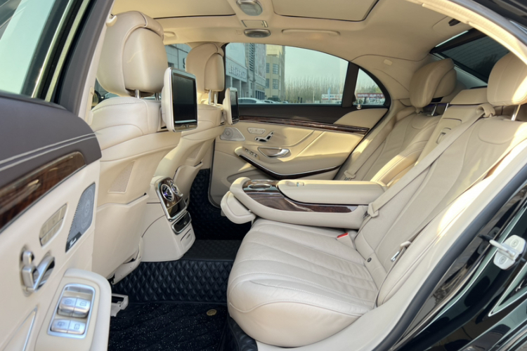 奔驰S级 2014款 S 400 L HYBRID中控内饰7005