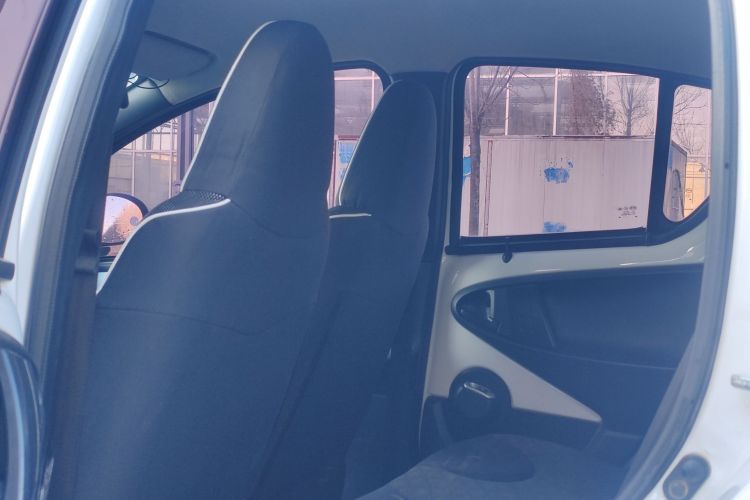 比亚迪F0 2015款 1.0L AMT 铉酷型中控内饰7005