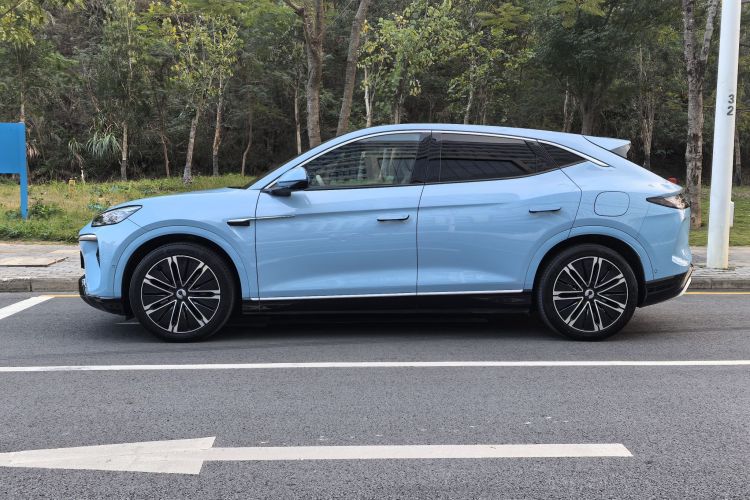 腾势N7 2025款 630 四驱智驾双激光旗舰版车身外观6005