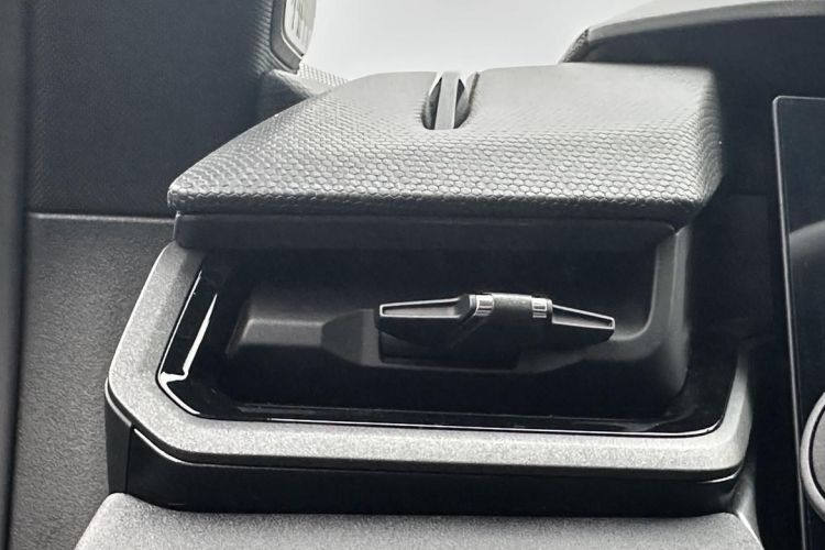 领克03 2025款 1.5TD DCT冠军版Pro中控内饰7005