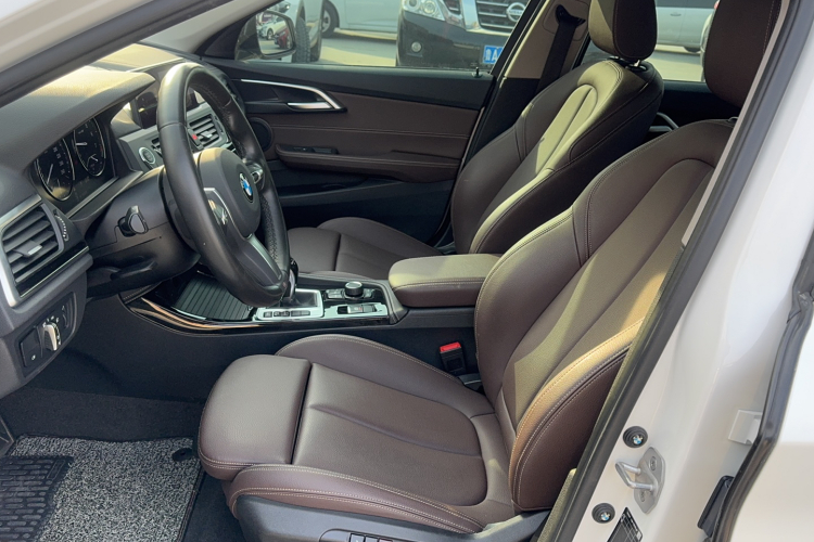 宝马1系 2020款 120i M运动套装局部细节19