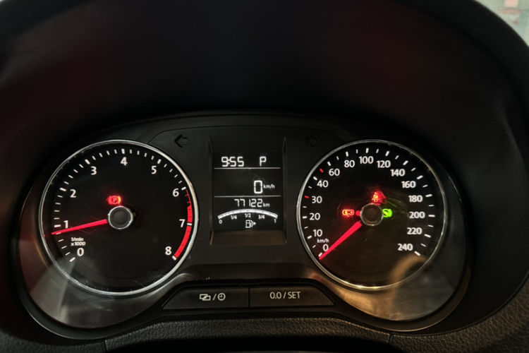 大众 Polo 2016款 1.6L 自动舒适型中控内饰15