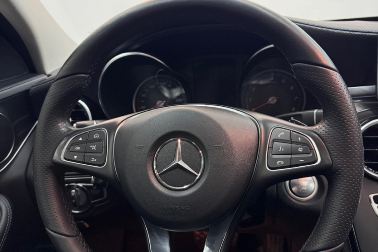 奔驰C级 2018款 C 200 L 运动版中控内饰7002