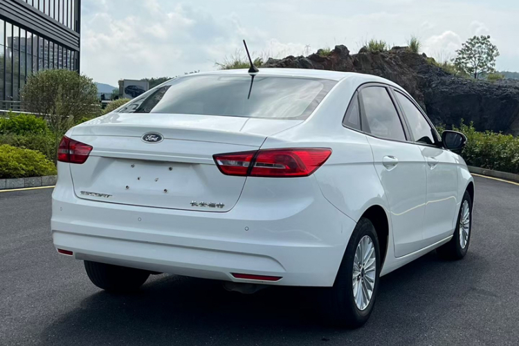 福特 福睿斯 2017款 改款 1.5L 自动舒适型车身外观6003