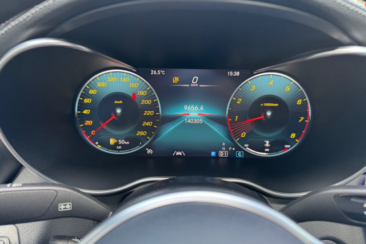 奔驰GLC轿跑 2020款 GLC 300 4MATIC 轿跑SUV中控内饰15