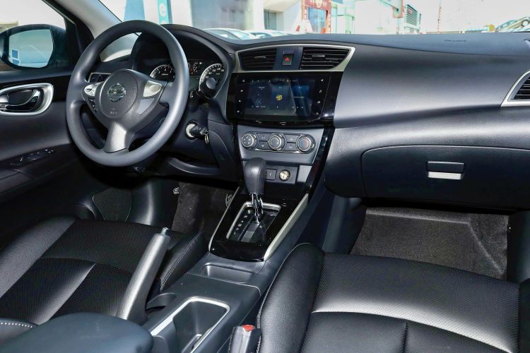日产 轩逸 2024款 经典 1.6XE CVT舒适版中控内饰7002