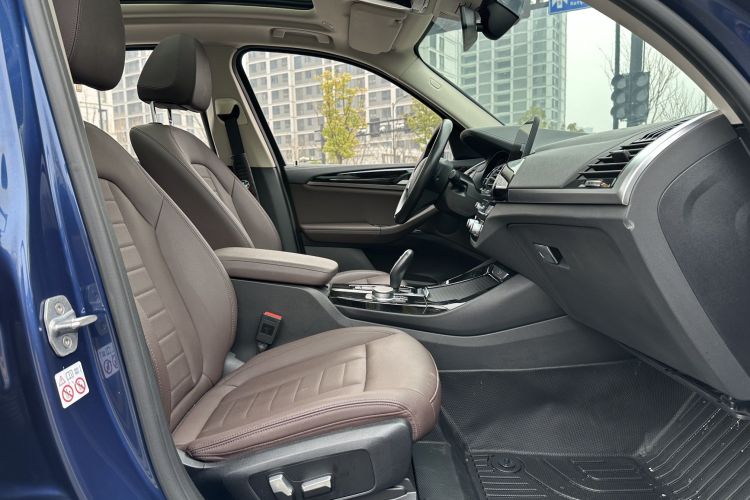 宝马X3 2020款  xDrive25i 豪华套装中控内饰7001