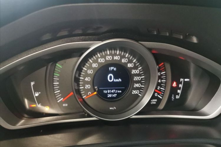 沃尔沃V40 2018款 T3 智尚版中控内饰15