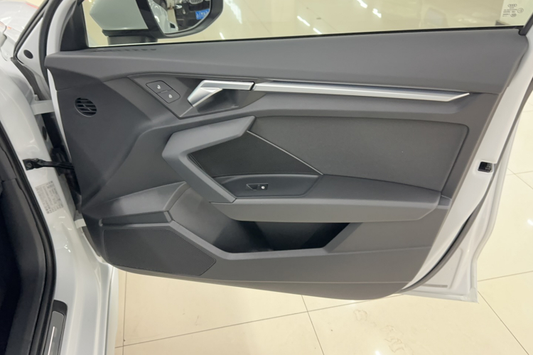 奥迪A3 2021款 Sportback 35 TFSI 进取运动型中控内饰7009