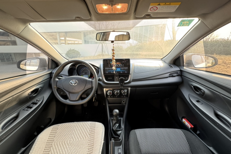 丰田 威驰FS 2019款 1.5L 手动锋驰版中控内饰7003